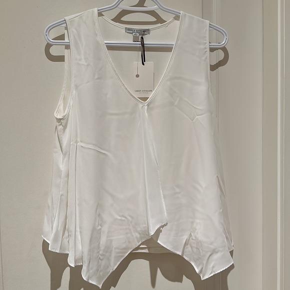 Nwt. Green envelope blouse - Picture 4 of 5
